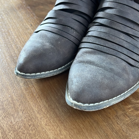 Womens DSW Journee Collection Adela Bootie - Picture 2 of 6